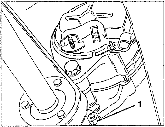 Lower alternator fastening bolt location