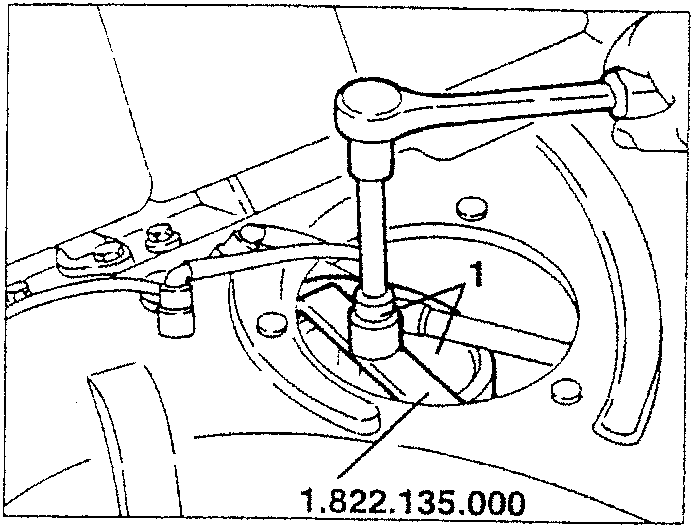 Tool 1.822.135.000 removing a ring nut from a fuel pump assembly