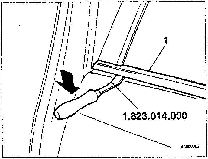 Diagram showing tool 1.823.014.000 being used on a window fastening nut