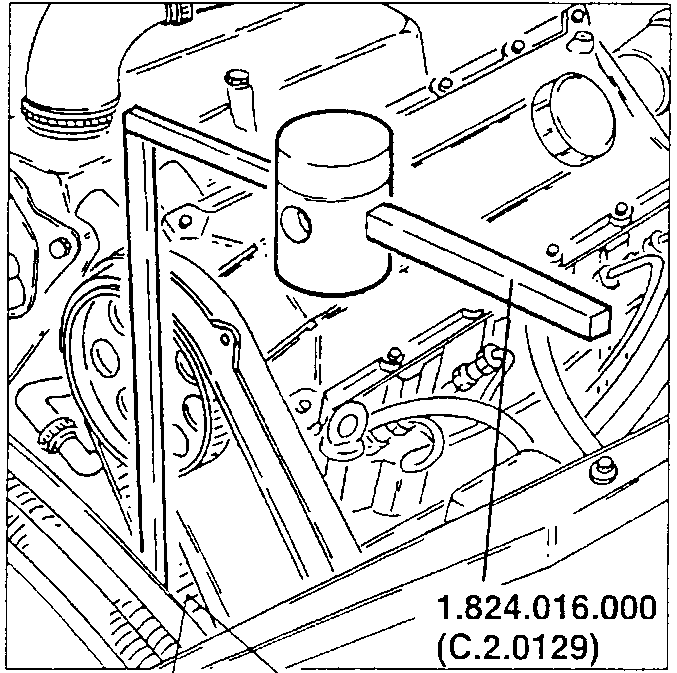 Tool 1.824.016.000 (C.2.0129) fitted to the engine