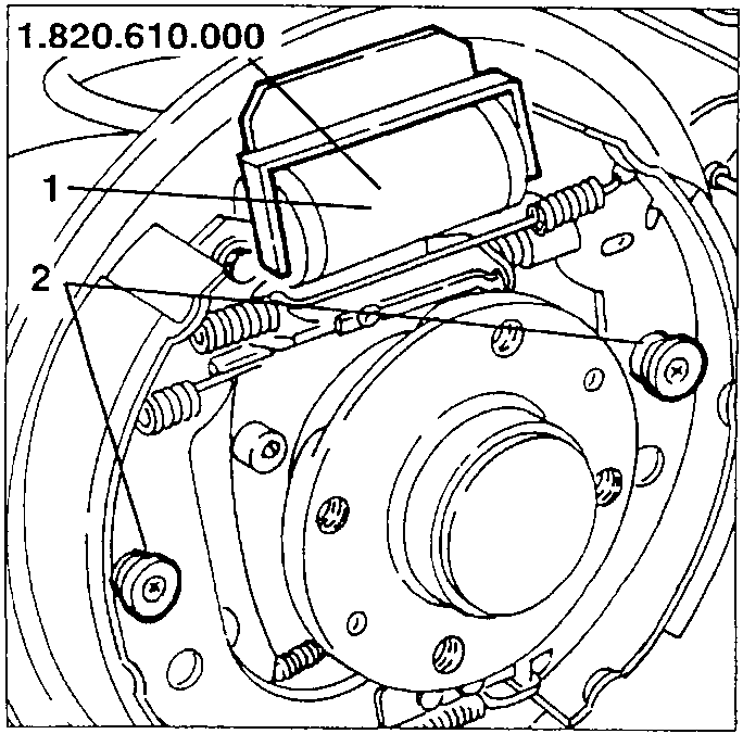Rear drum brake with tool 1.820.610.000 retaining the brake cylinder piston