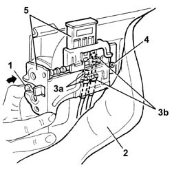 Rear squab catch device (one) - r+r