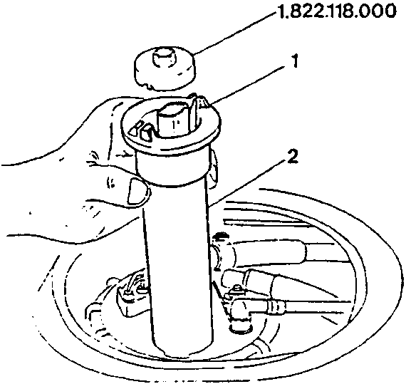 Hand loosening ring-nut with tool 1.822.118.000 on fuel sender