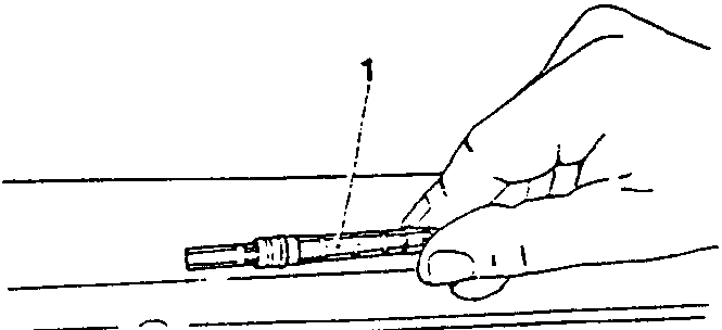 Diagram showing hand holding expansion valve (1)