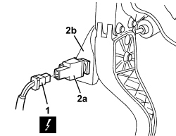 SWITCH ON CLUTCH PEDAL R R (PETROL ENGINES)