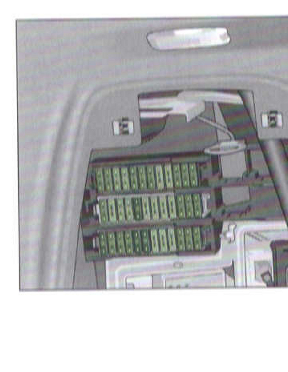 Audi Manuals > Q7 Quattro V84.2L (BAR) (2008) > Maintenance > Fuses and Circuit