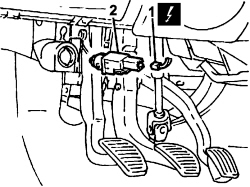 SWITCH ON CLUTCH PEDAL - R.R (PETROL ENGINES)