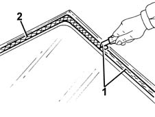 OUTER WINDSCREEN MOULDING - R R