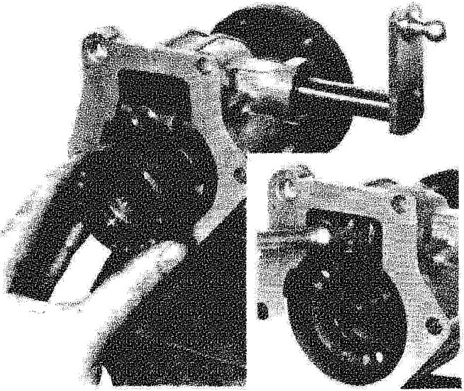 Removing and refitting the rear transmission clutch sleeve assembly