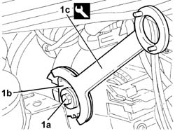 CAMSHAFT IN CYLINDER HEAD - R R ON VEHICLE