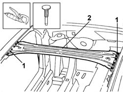 ROOF SUPPORTING CROSSMEMBER