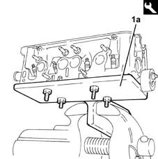 Single cylinder head, removed - overhaul
