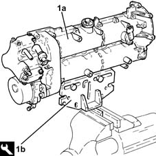 Camshaft in cylinder head - r r with head removed