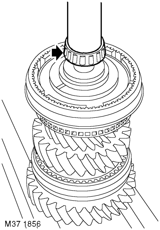 Reassembly – Using tool LRT-37-043, LRT-37–043/2 and LRT-99-002, fit new taper bearing to input shaft.