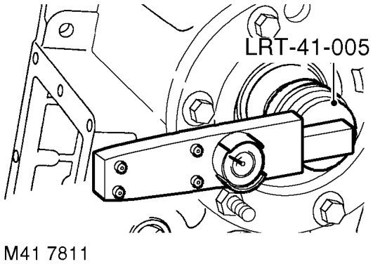 Screw a suitable bolt into tapped hole of tool Differential assembly LRT-41-005. $% 41.20.