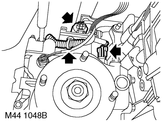 Remove clip securing high/low ratio selector cable to transfer gearbox lever, remove 'C' c