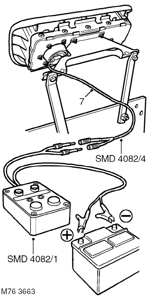 Ensure all the airbag module and mounting bracket fixings are secure.