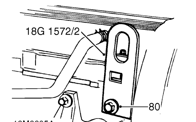 Fit lifting bracket tool 18G 1572/1 to cylinder head. Fit bolts and tighten to 9 Nm.