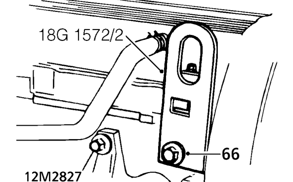 Fit lifting bracket tool 18G 1572/1 to cylinder head. Fit bolts and tighten to 9 Nm.
