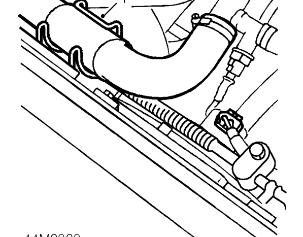 Secondary cover seals – Release selector cable from bracket on rear beam.