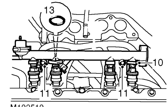 Release fuel feed pipe from fuel rail and discard ’O’ ring.