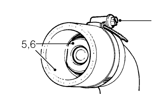 Thermostat - ’t’ series with air conditioning – Release top hose from thermostat housing and remove clip.