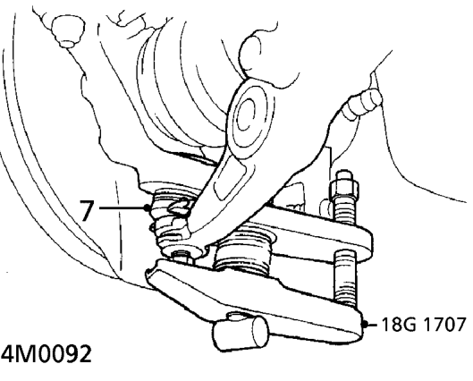 Differential lh oil seal - ’t’ series – Remove split pin from lower ball joint nut and remove nut.