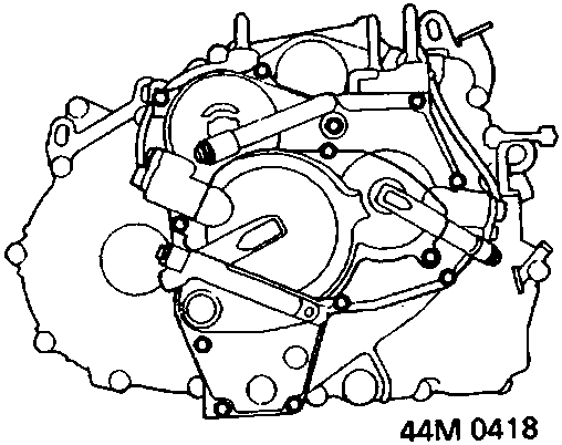 Diagram showing the right side cover installed on the automatic gearbox with bolts tightened.