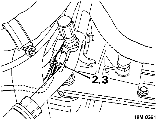 Diagram showing oxygen sensor (2,3) located in the exhaust manifold