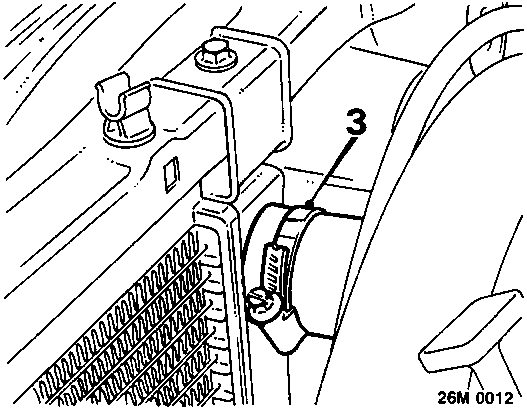 Close-up diagram showing a clip (3) securing a hose to the radiator.