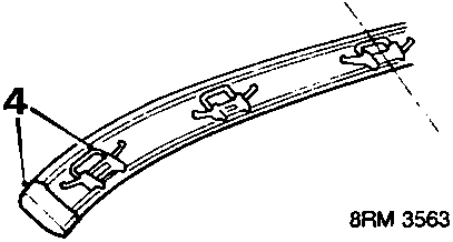 Diagram showing upper moulding with moulding clips and end clips attached.