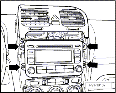 Volkswagen Workshop Manuals > Golf Mk5 > Vehicle electrics > Communication  > Infotainment > Radio units and radio navigation systems in general >  Removing and installing radio units and radio navigation systems, Golf  saloon > Removing